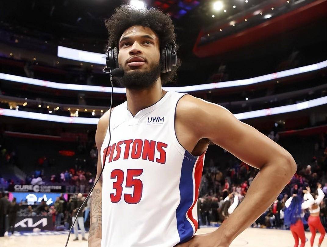 都表现得游 都表现得游