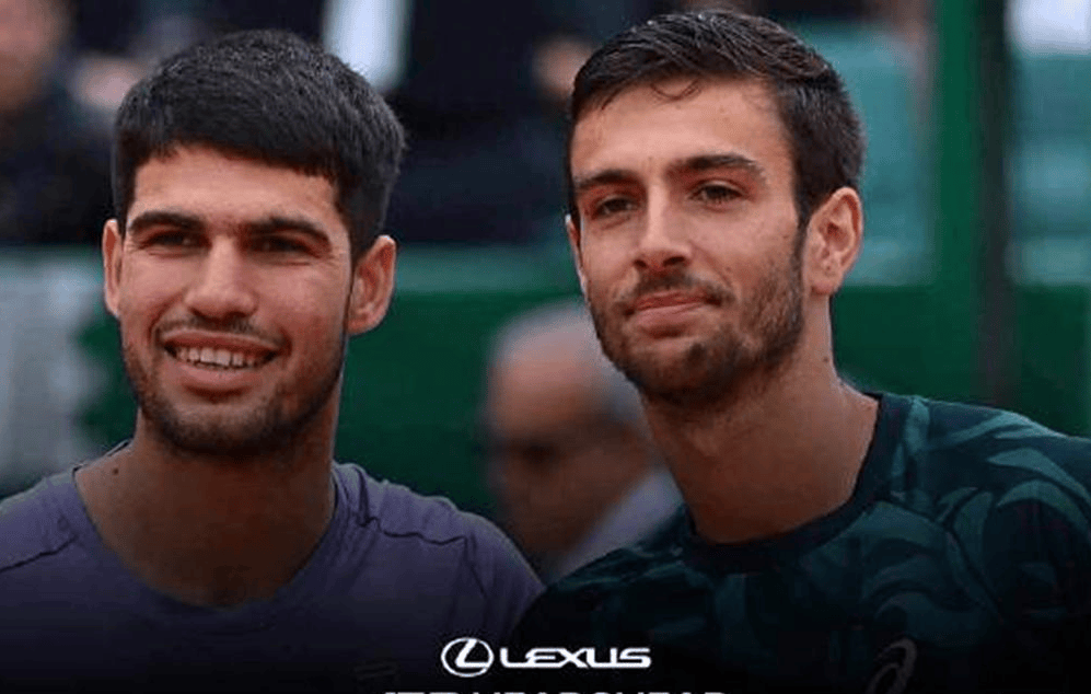 中国足球借 中国足球借