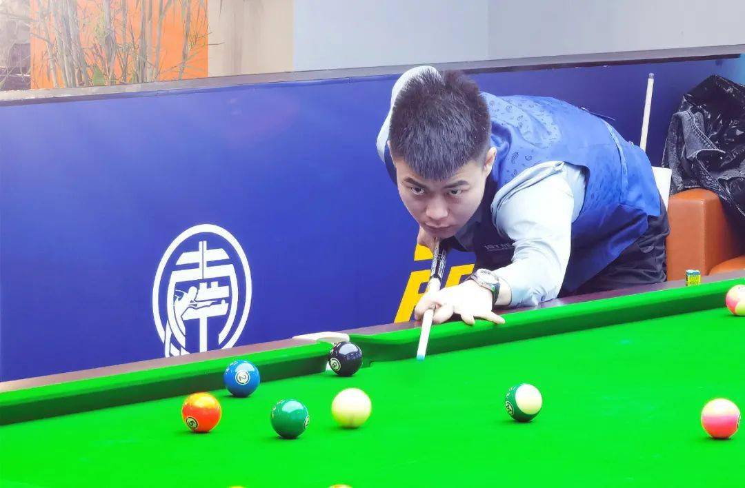 两个禁区外 两个禁区外