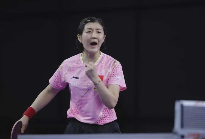 右路传中 右路传中