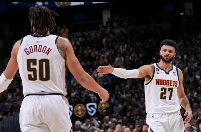 指向同一逻 指向同一逻